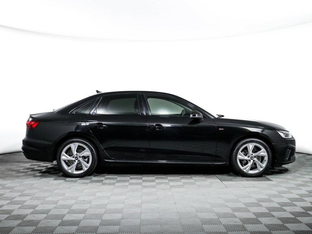 Audi A4 2021 года с пробегом. Фото: #3