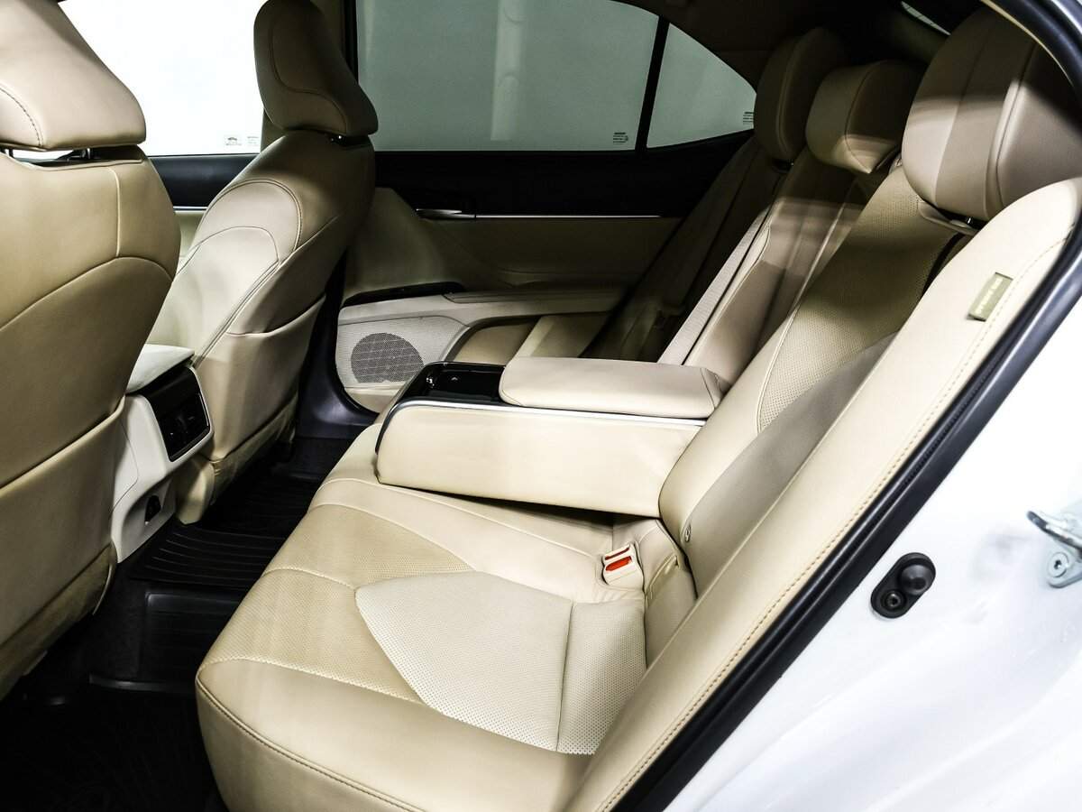 Toyota Camry 2020 года с пробегом. Фото: #11