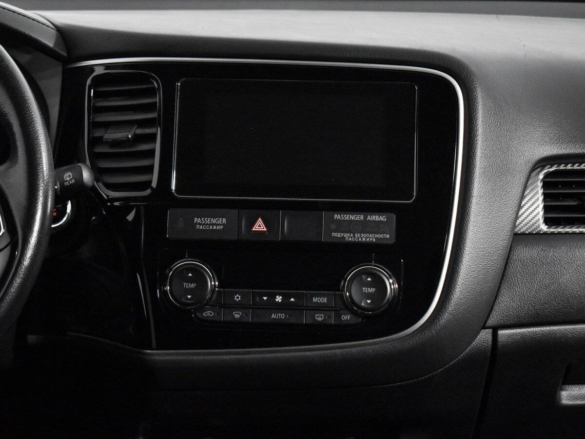 Б/У Митсубиши Оутлэндер 2018 года. Фото: #15