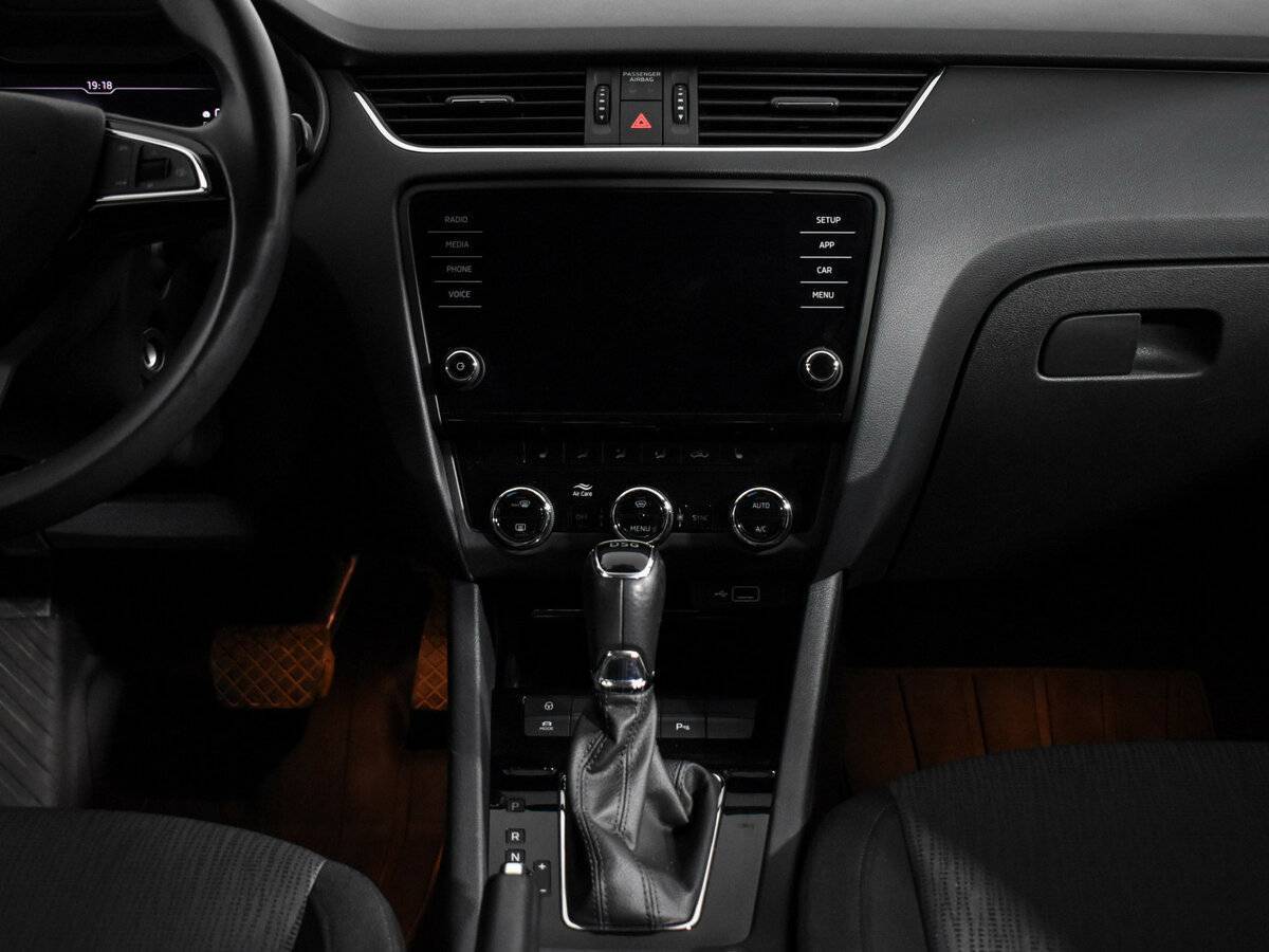 Б/У Шкода Октавия 2019 года. Фото: #13