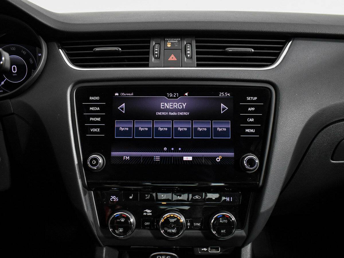 Б/У Шкода Октавия 2019 года. Фото: #14