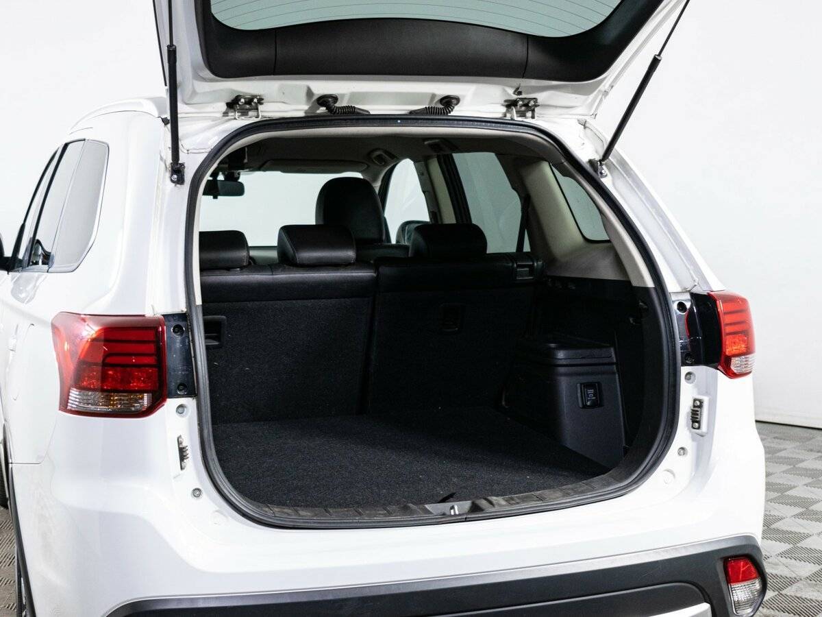 Mitsubishi Outlander 2018 года с пробегом. Фото: #8