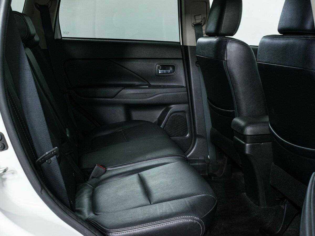 Mitsubishi Outlander 2018 года с пробегом. Фото: #11