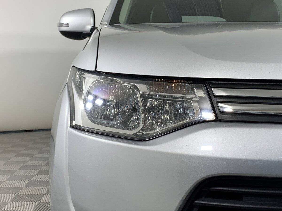 Mitsubishi Outlander 2013 года с пробегом. Фото: #9