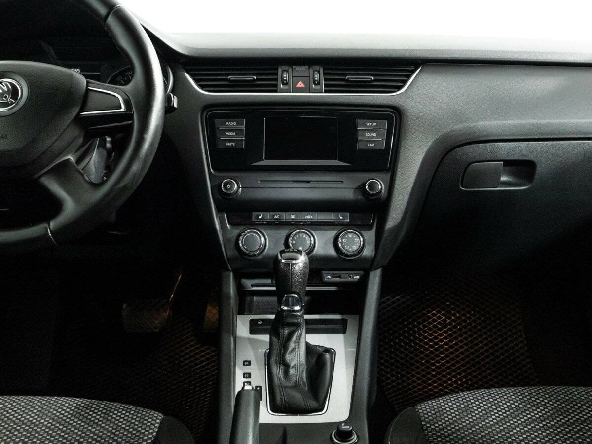 Б/У Шкода Октавия 2014 года. Фото: #13