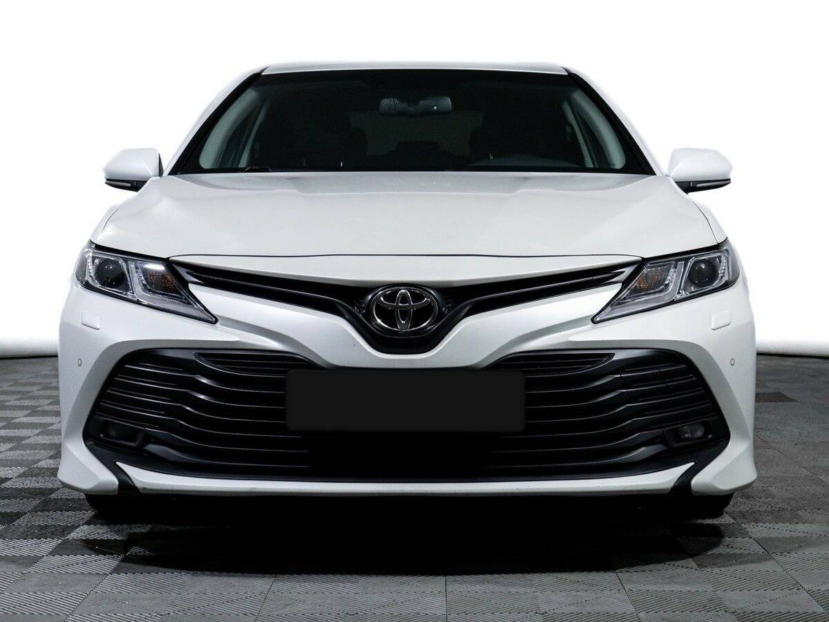 Toyota Camry 2019 года с пробегом. Фото: #1