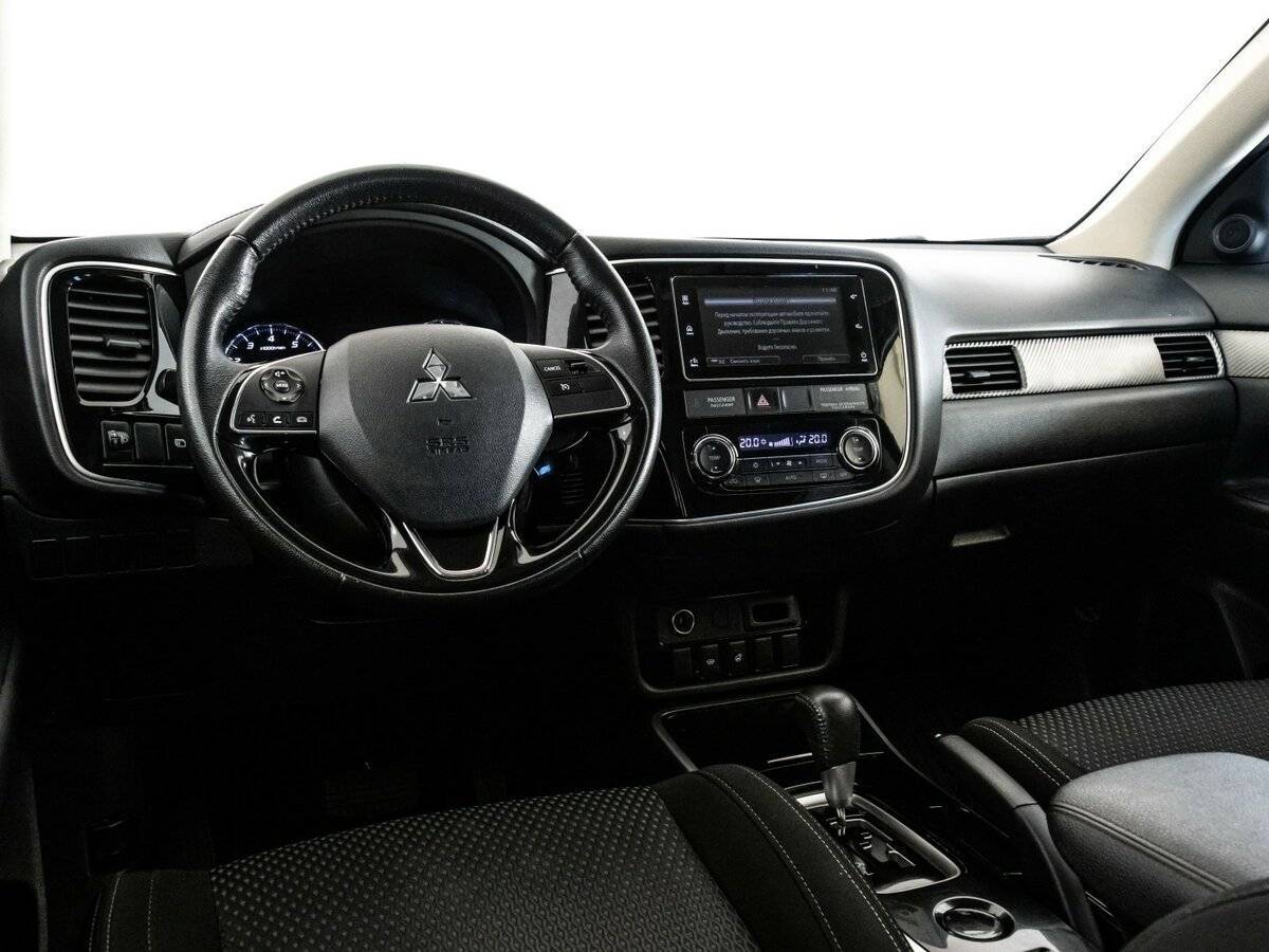 Б/У Митсубиши Оутлэндер 2018 года. Фото: #10
