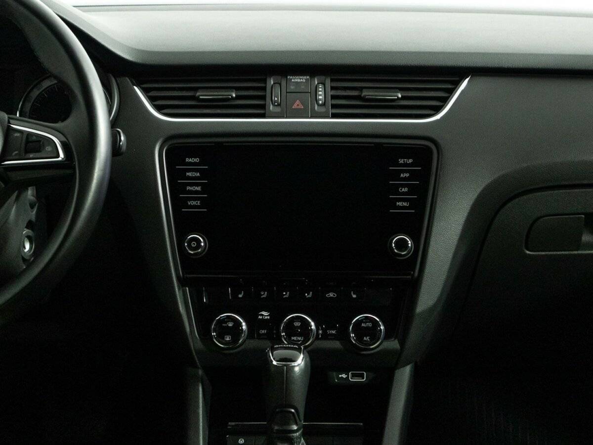 Б/У Шкода Октавия 2018 года. Фото: #13