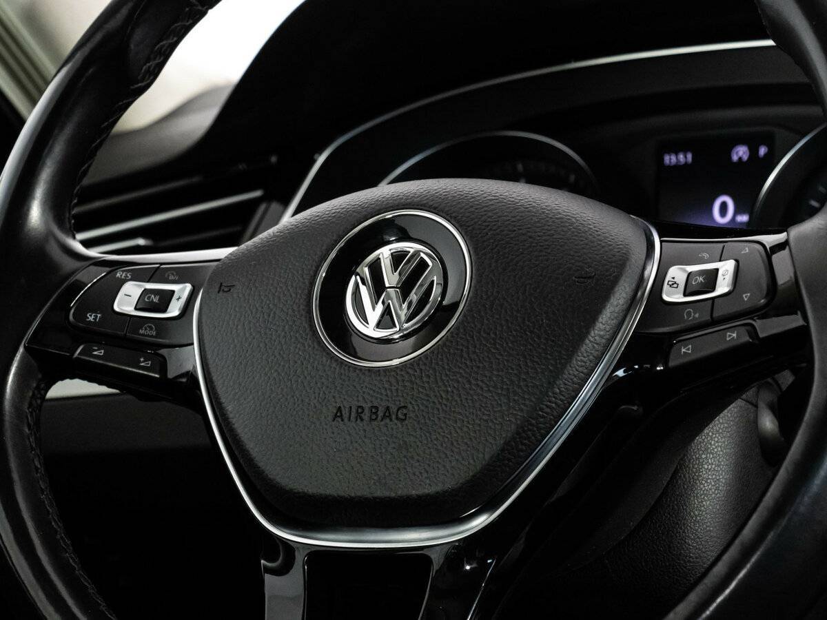 Б/У Фольксваген Пассат 2018 года. Фото: #11