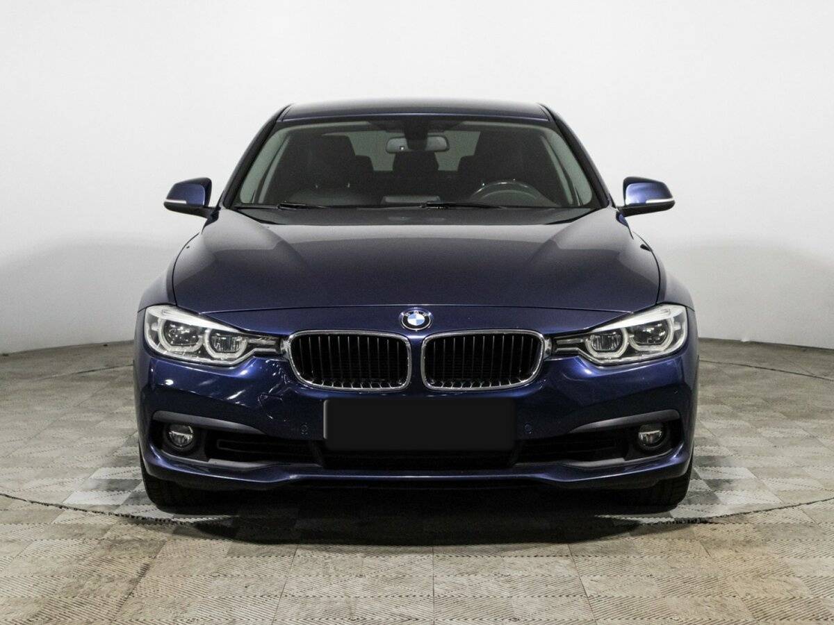BMW 3 серии 2018 года с пробегом. Фото: #1