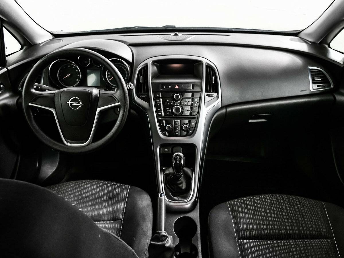 Б/У Опель Астра 2013 года. Фото: #10