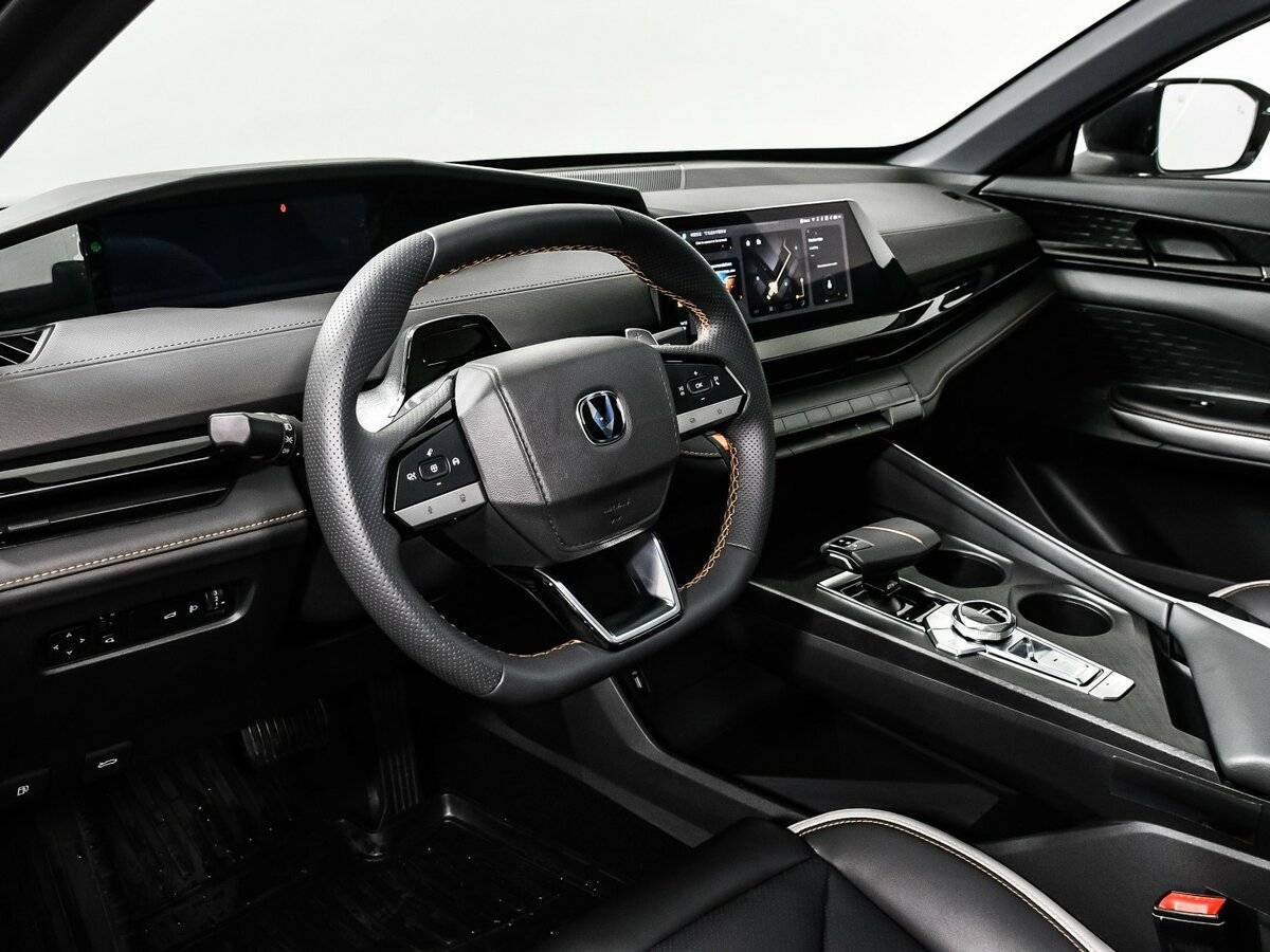 Changan UNI-V 2024 года с пробегом. Фото: #12