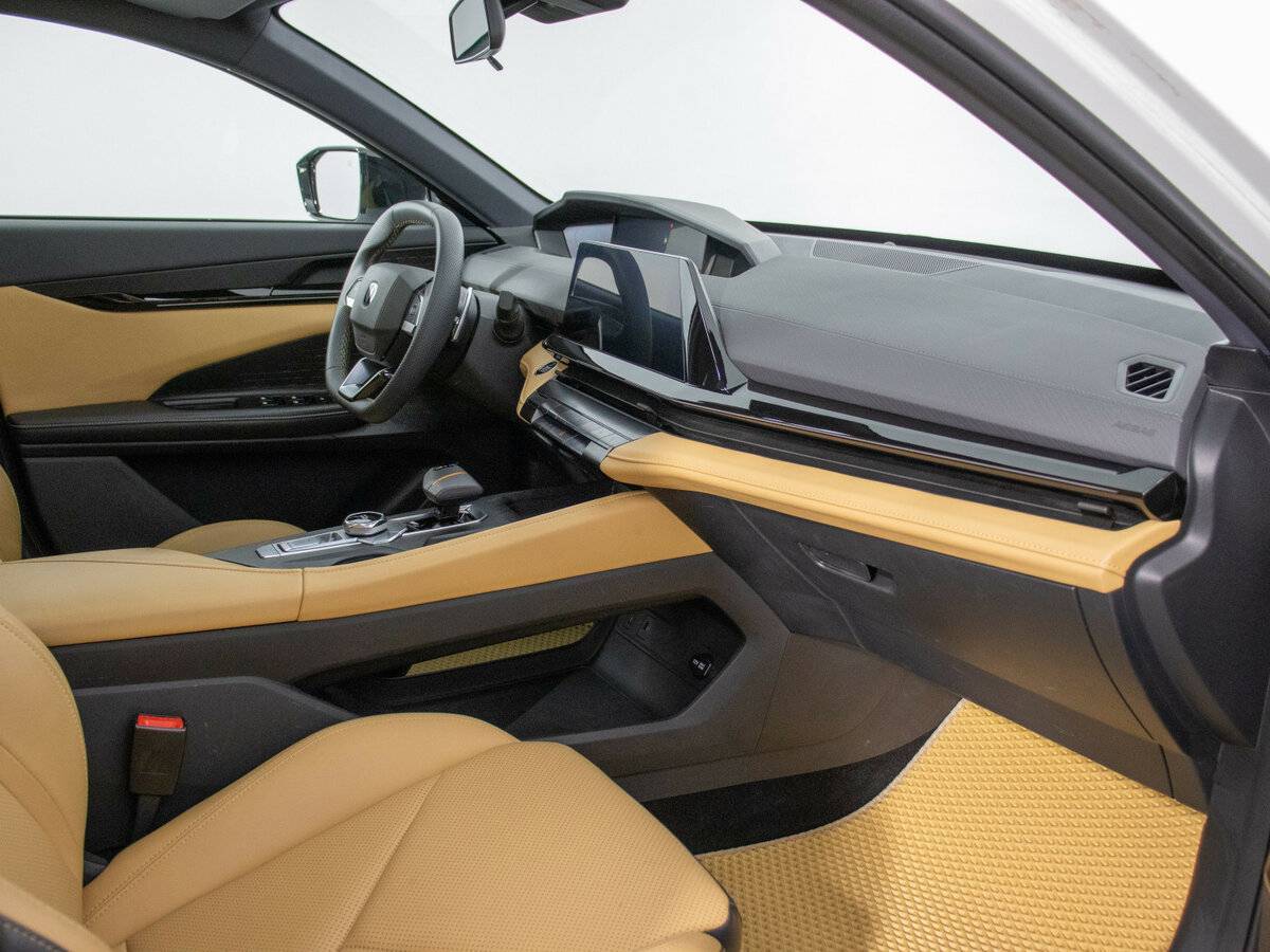 Changan UNI-V 2023 года с пробегом. Фото: #8