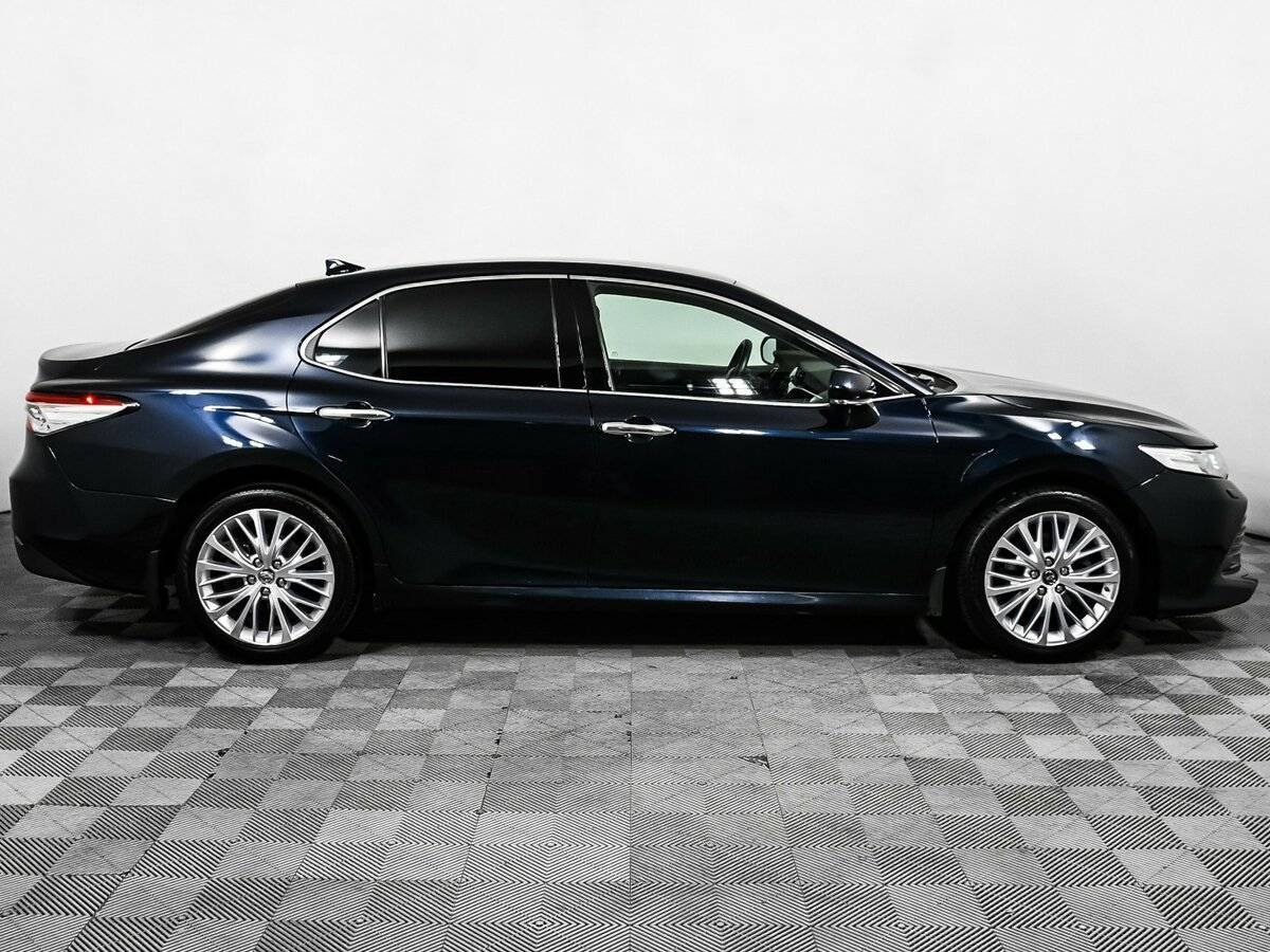 Б/У Тойота Камри 2019 года. Фото: #3