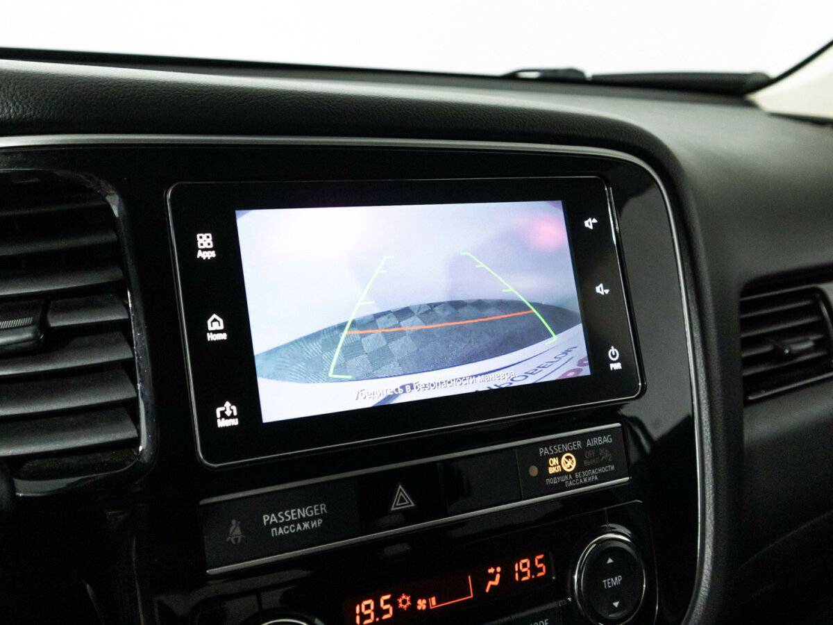 Б/У Митсубиши Оутлэндер 2018 года. Фото: #15