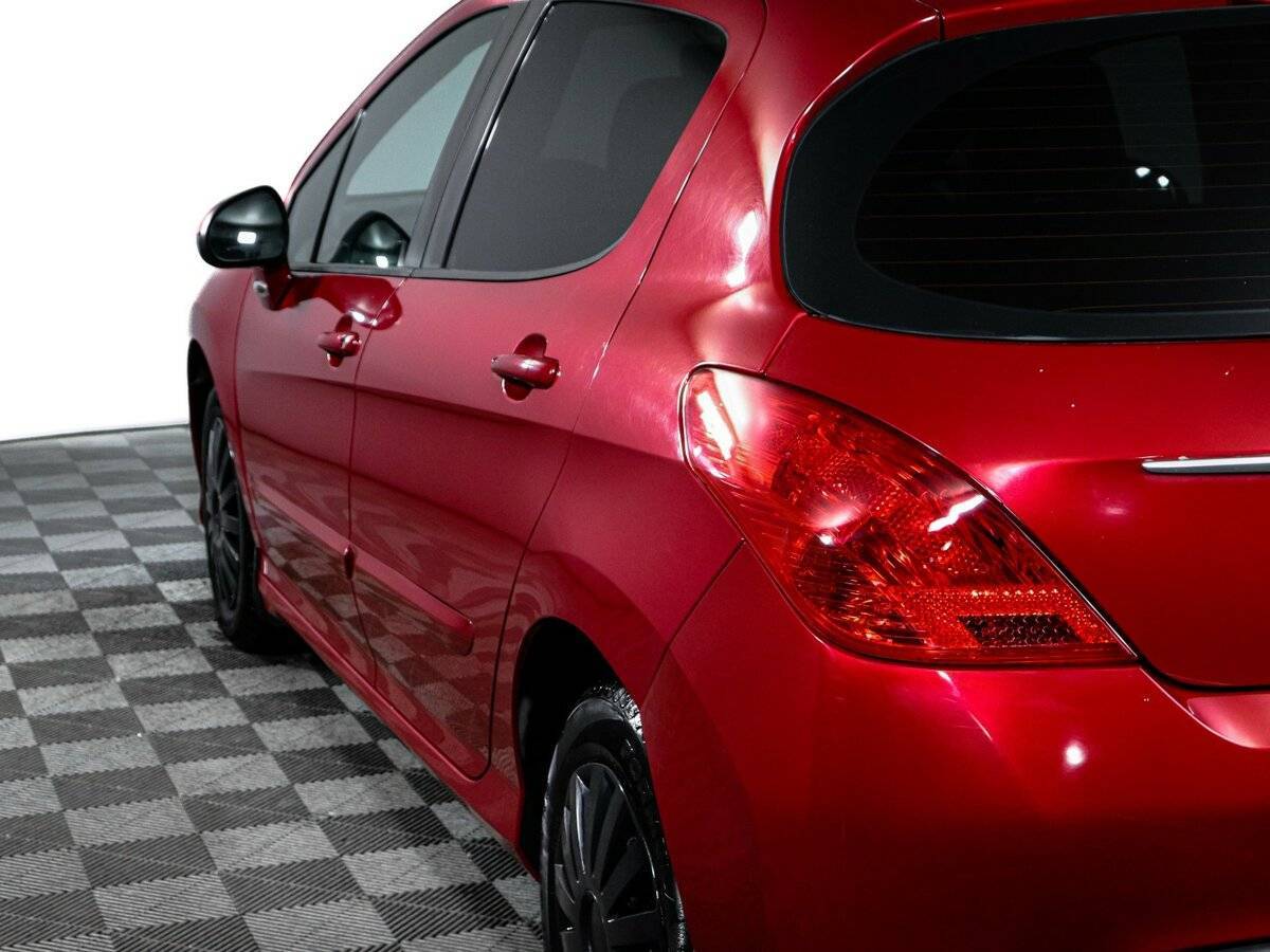 Б/У Пежо 308 2012 года. Фото: #17