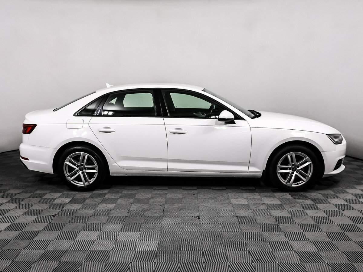 Audi A4 2018 года с пробегом. Фото: #3