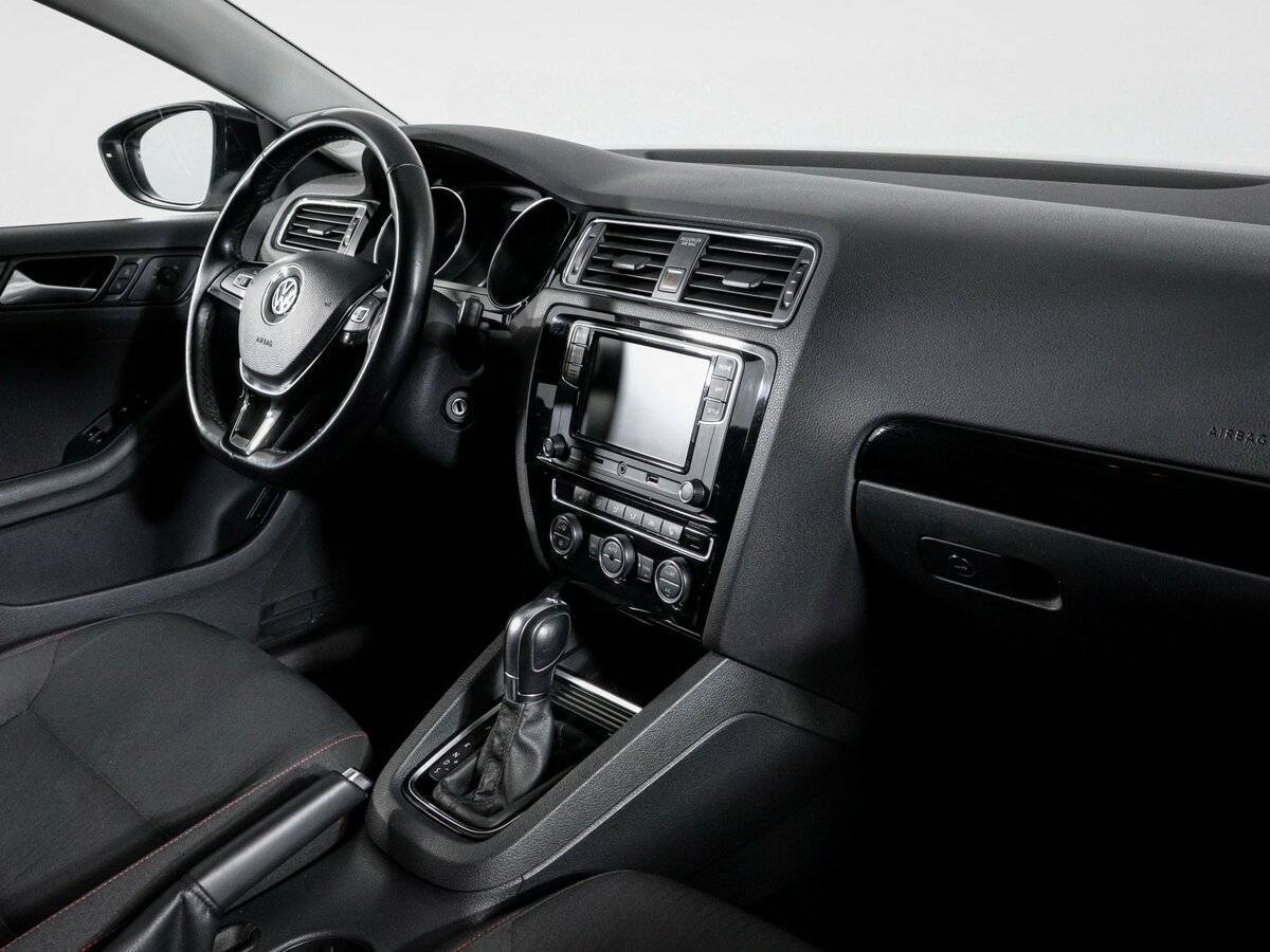 Б/У Фольксваген Джетта 2017 года. Фото: #8