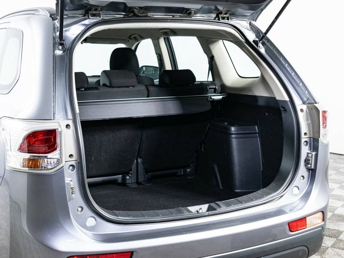 Б/У Митсубиши Оутлэндер 2012 года. Фото: #6