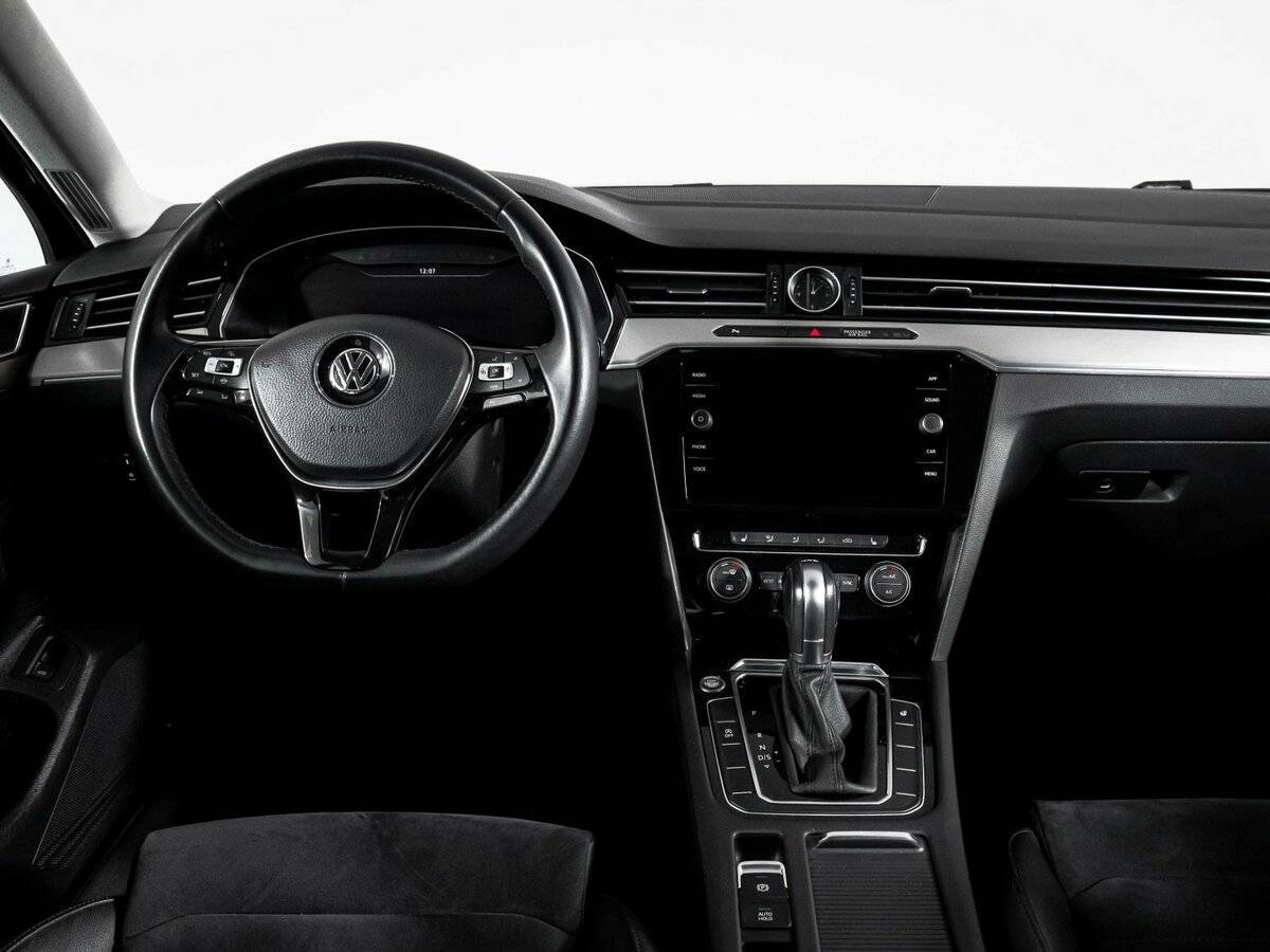 Б/У Фольксваген Пассат 2019 года. Фото: #11