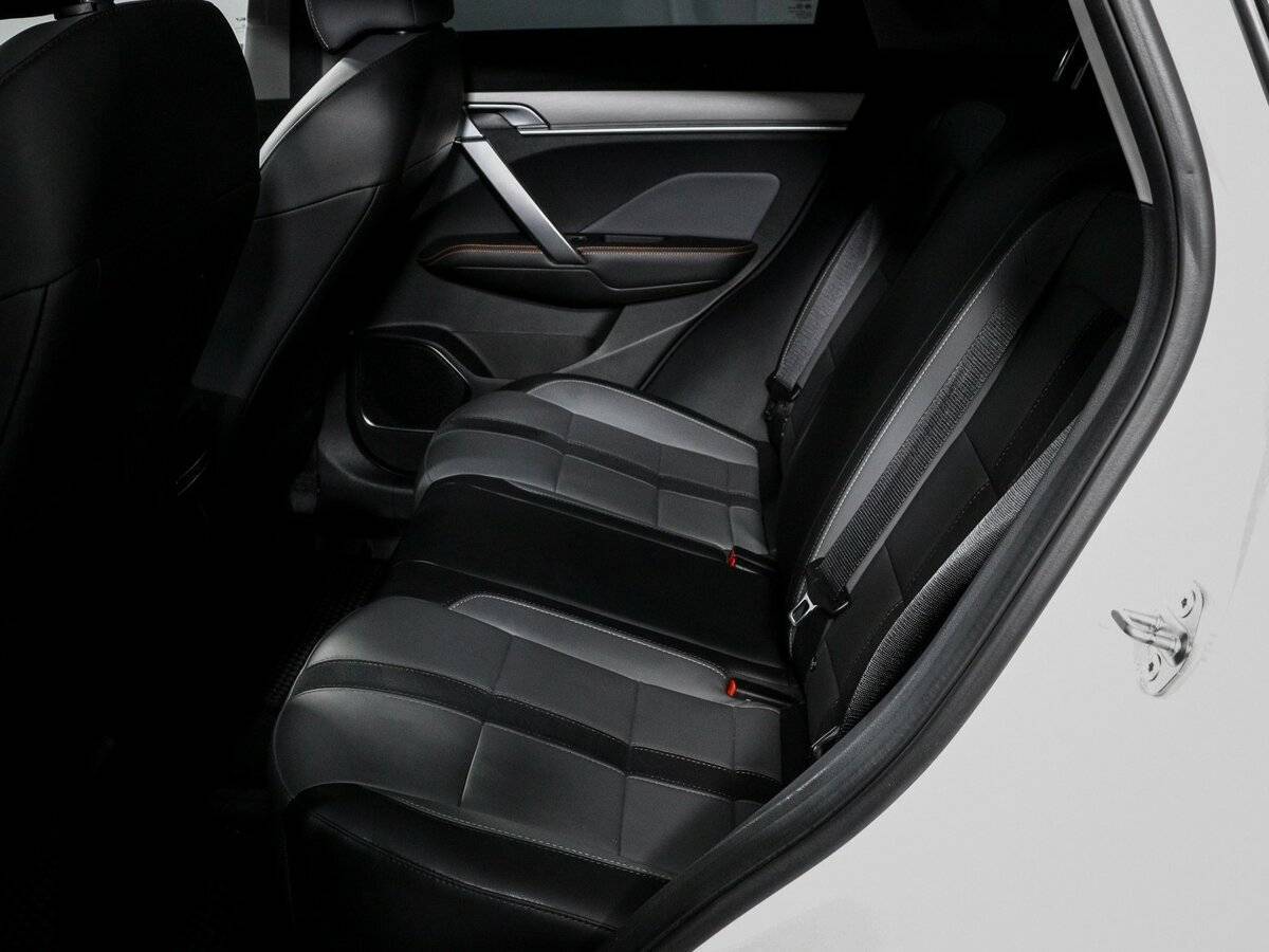 Geely Coolray 2023 года с пробегом. Фото: #9