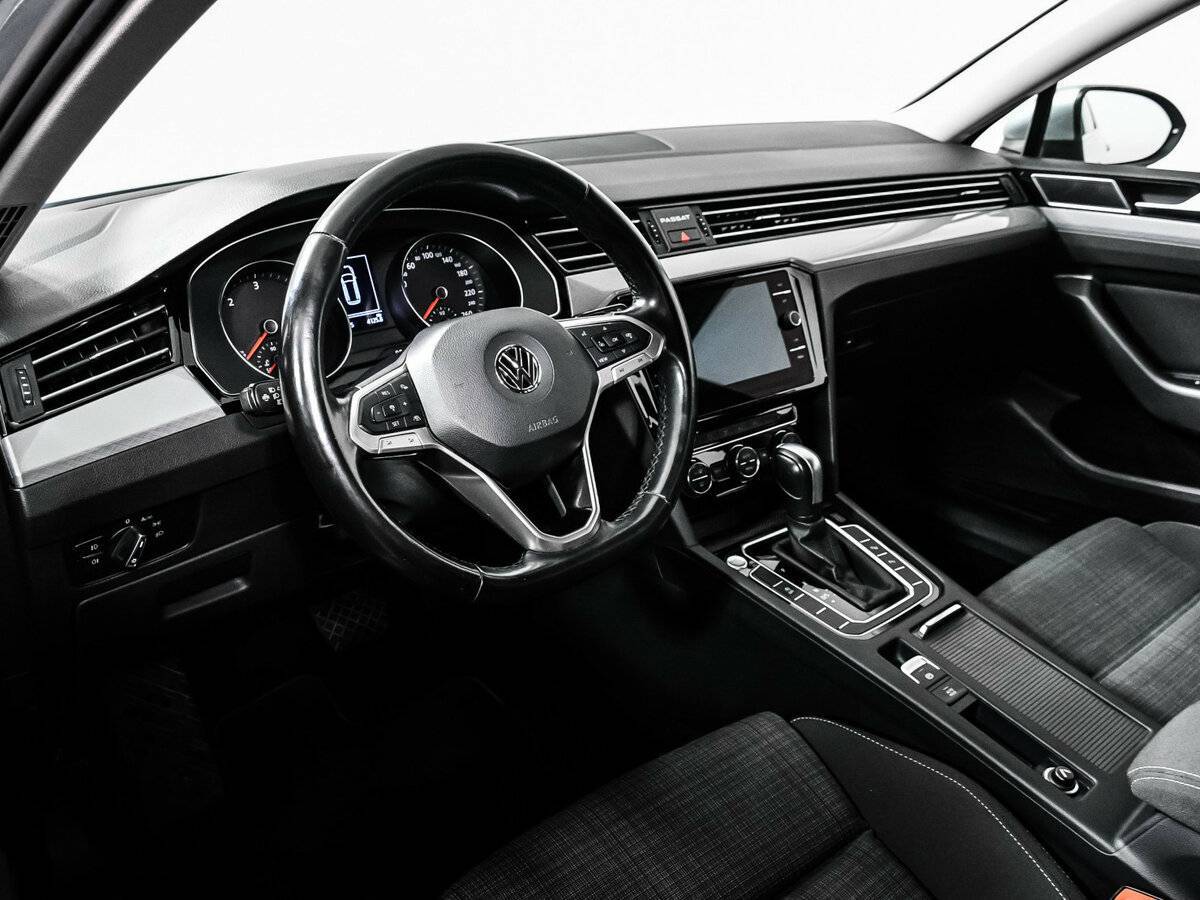 Б/У Фольксваген Пассат 2019 года. Фото: #12