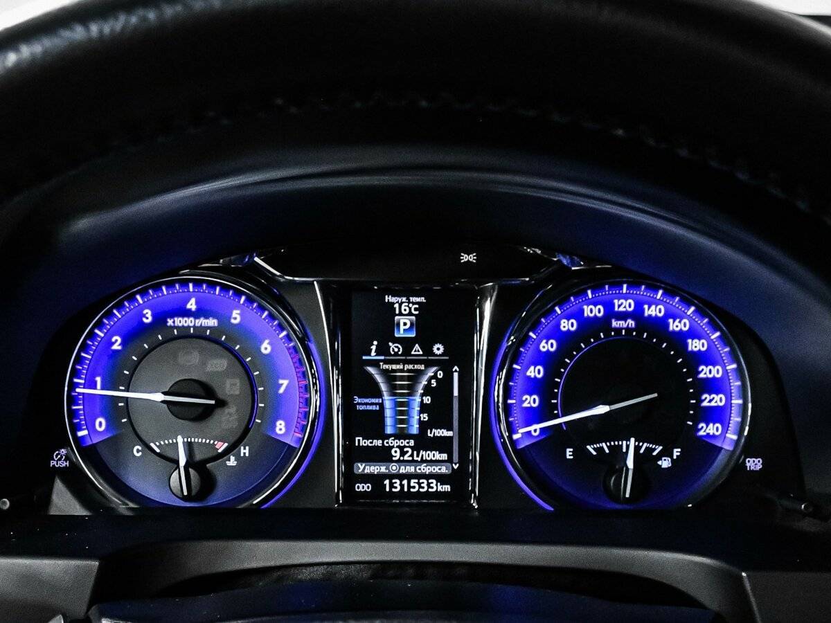 Б/У Тойота Камри 2017 года. Фото: #9
