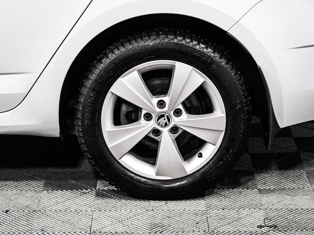 Б/У Шкода Октавия 2017 года. Фото: #13