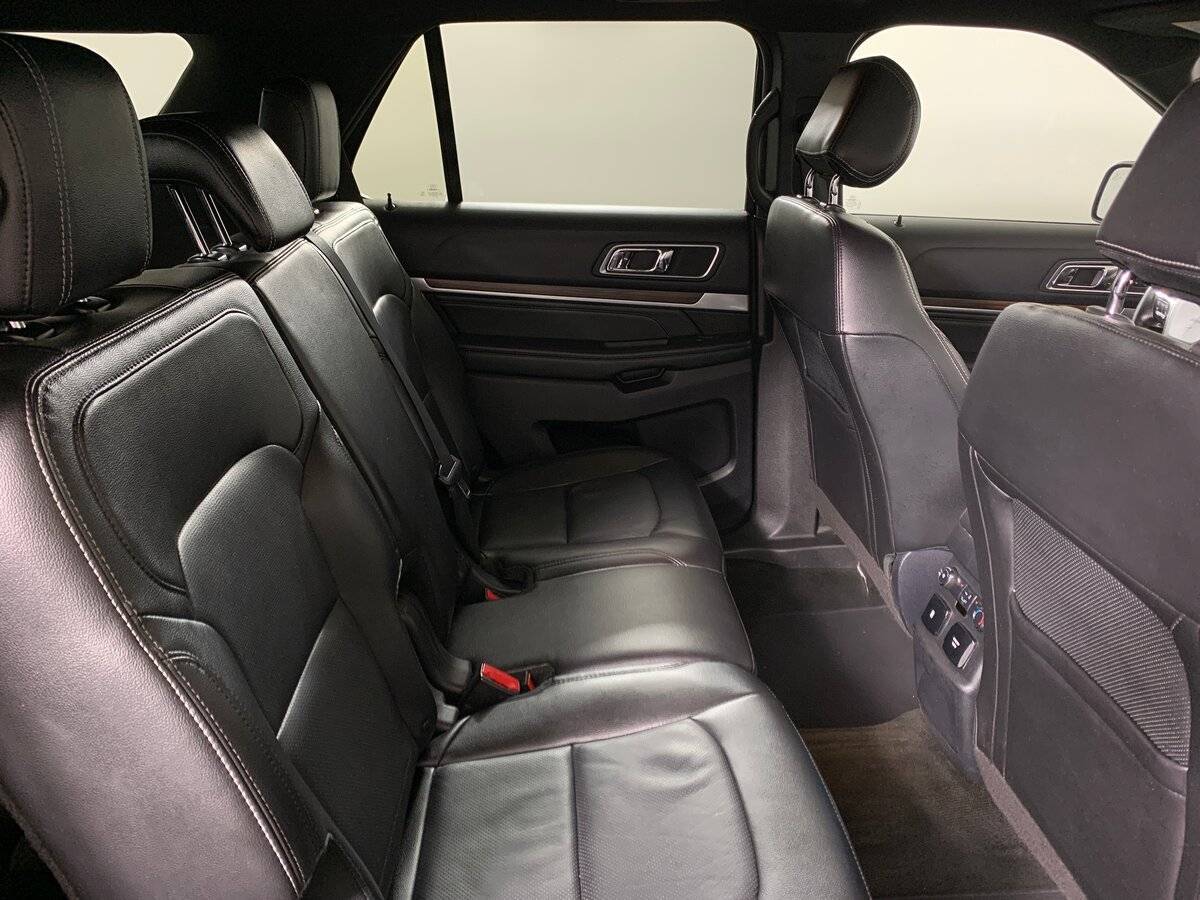 Ford Explorer 2016 года с пробегом. Фото: #16