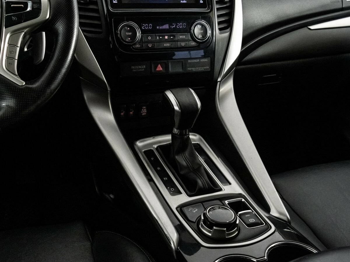 Mitsubishi Pajero Sport 2018 года с пробегом. Фото: #13