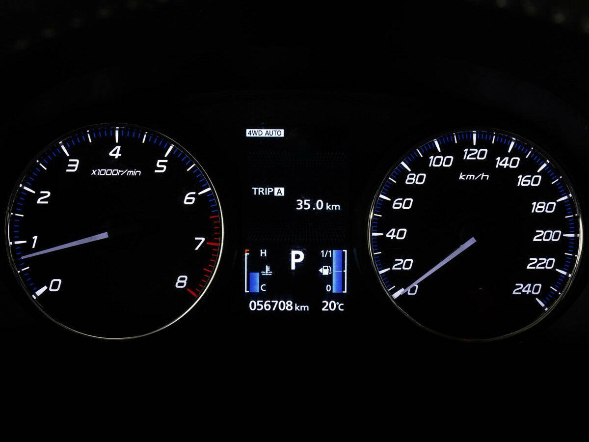 Б/У Митсубиши Оутлэндер 2019 года. Фото: #17