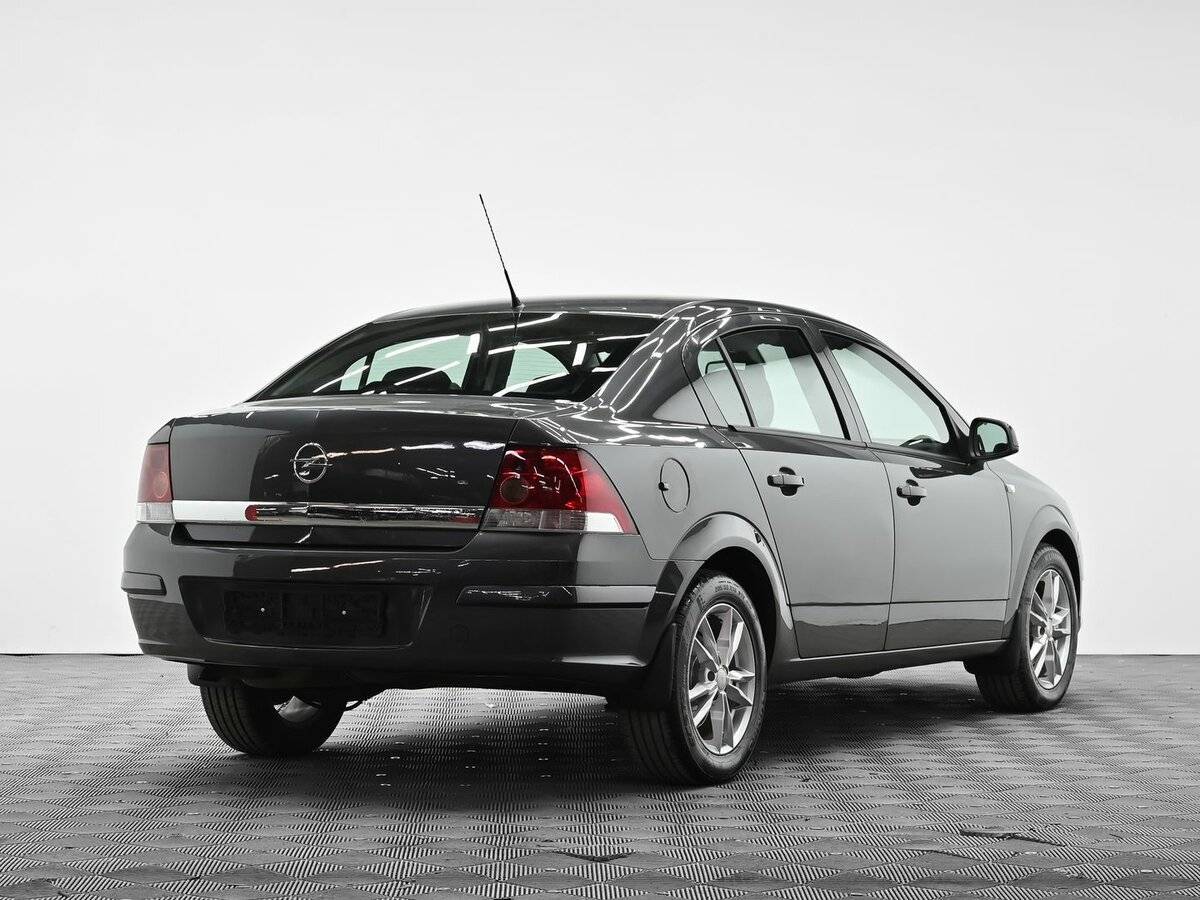 Opel Astra 2012 года с пробегом. Фото: #3