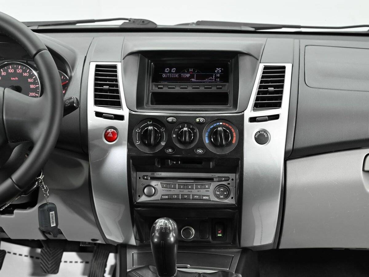 Б/У Митсубиши Паджеро Спорт 2012 года. Фото: #8