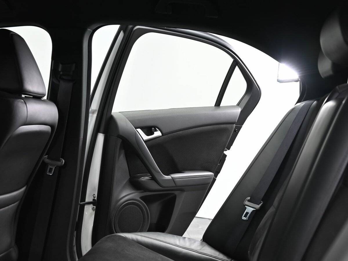 Б/У Хонда Аккорд 2012 года. Фото: #14