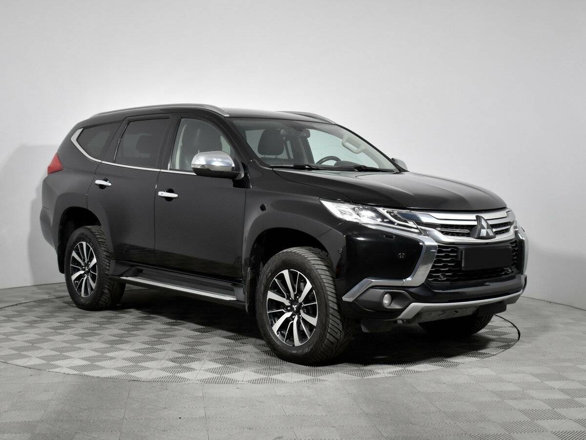 Mitsubishi Pajero Sport 2017 года с пробегом. Фото: #2