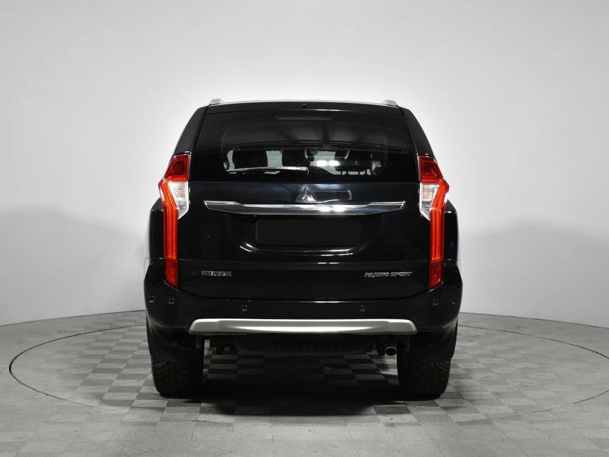 Mitsubishi Pajero Sport 2017 года с пробегом. Фото: #5
