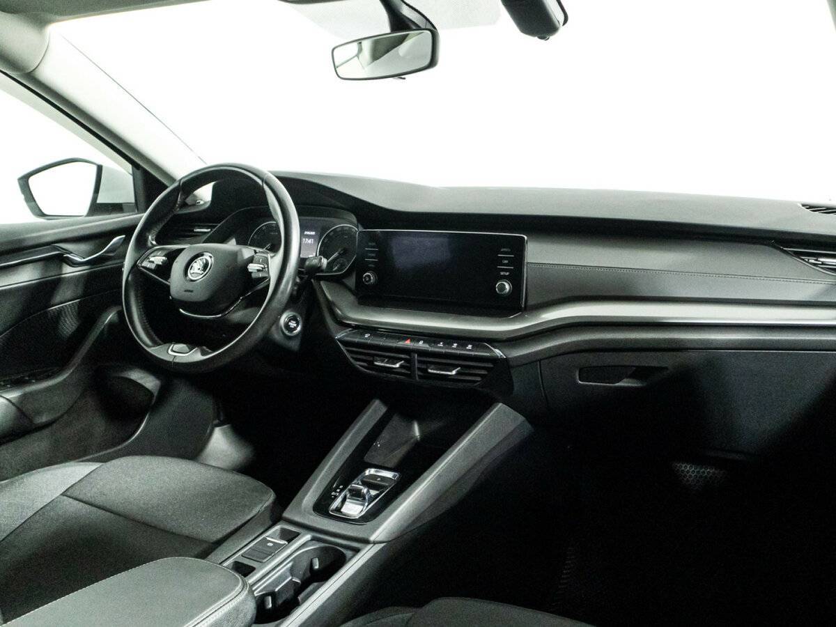 Б/У Шкода Октавия 2021 года. Фото: #8