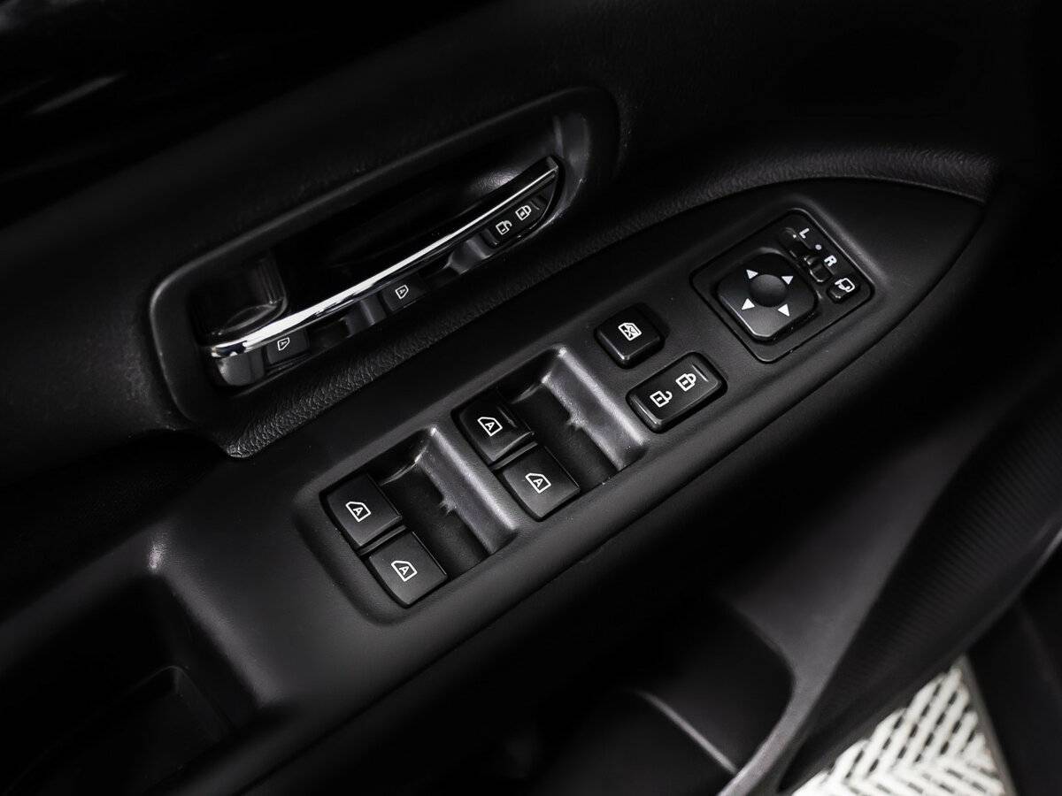 Б/У Митсубиши Оутлэндер 2019 года. Фото: #12