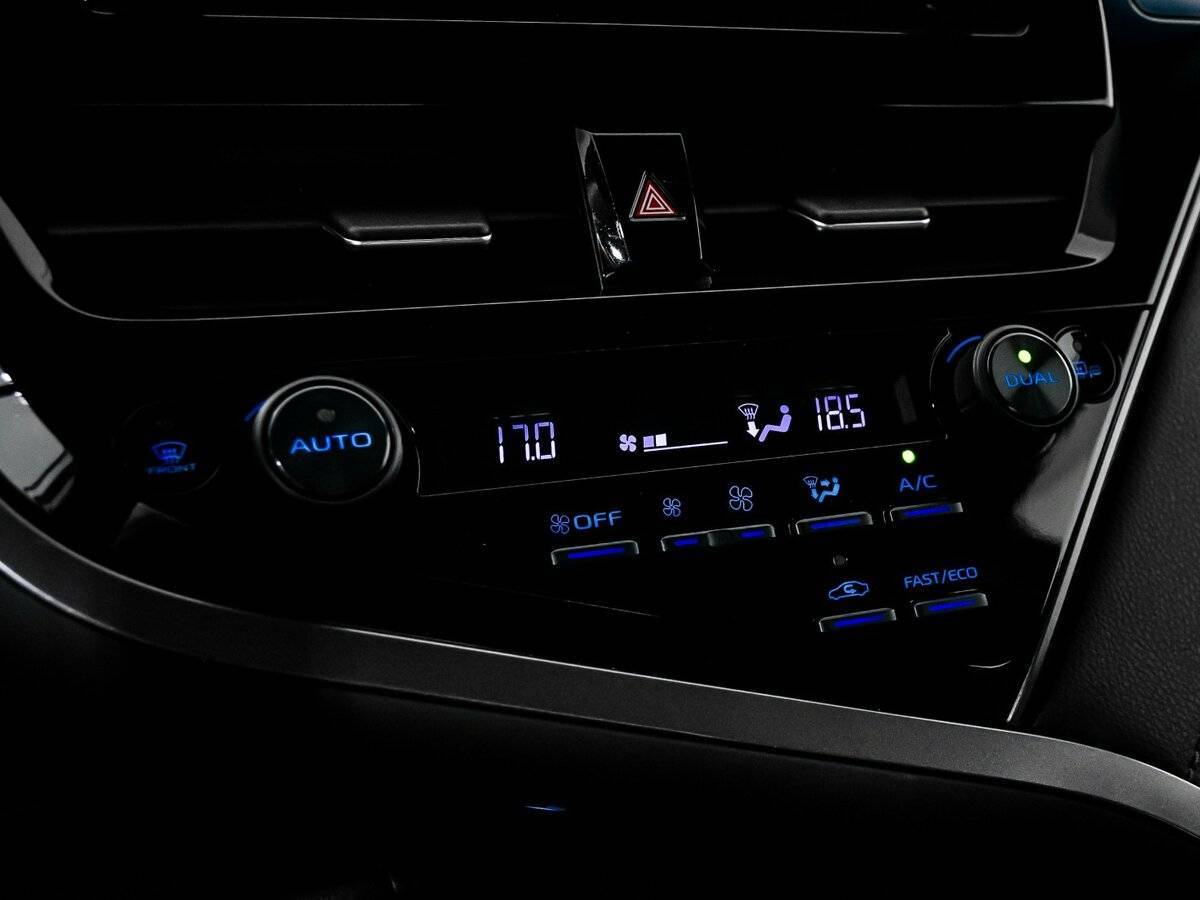 Toyota Camry 2021 года с пробегом. Фото: #15