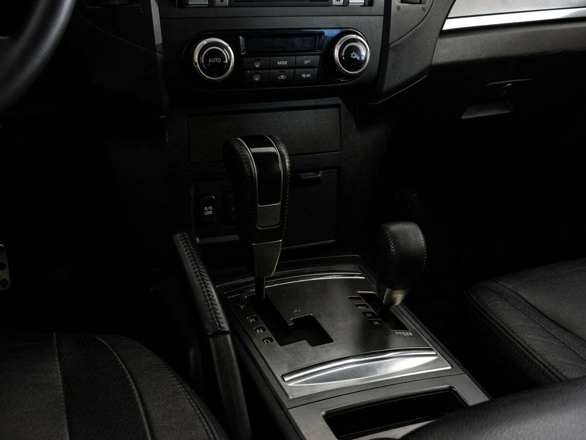 Б/У Митсубиши Паджеро 2012 года. Фото: #9