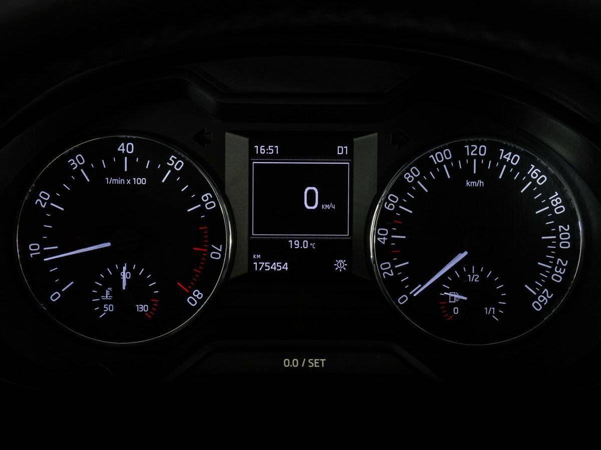 Б/У Шкода Октавия 2014 года. Фото: #13