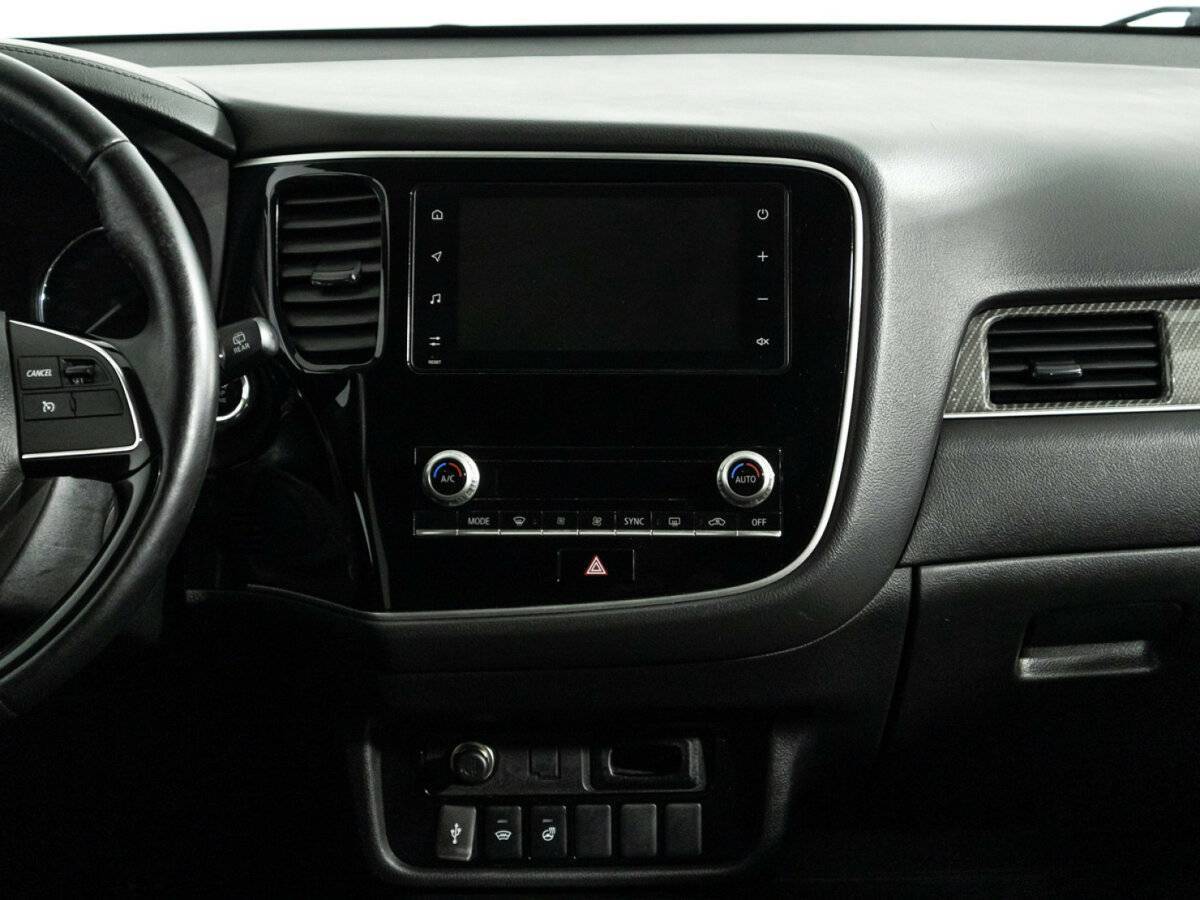 Б/У Митсубиши Оутлэндер 2020 года. Фото: #13