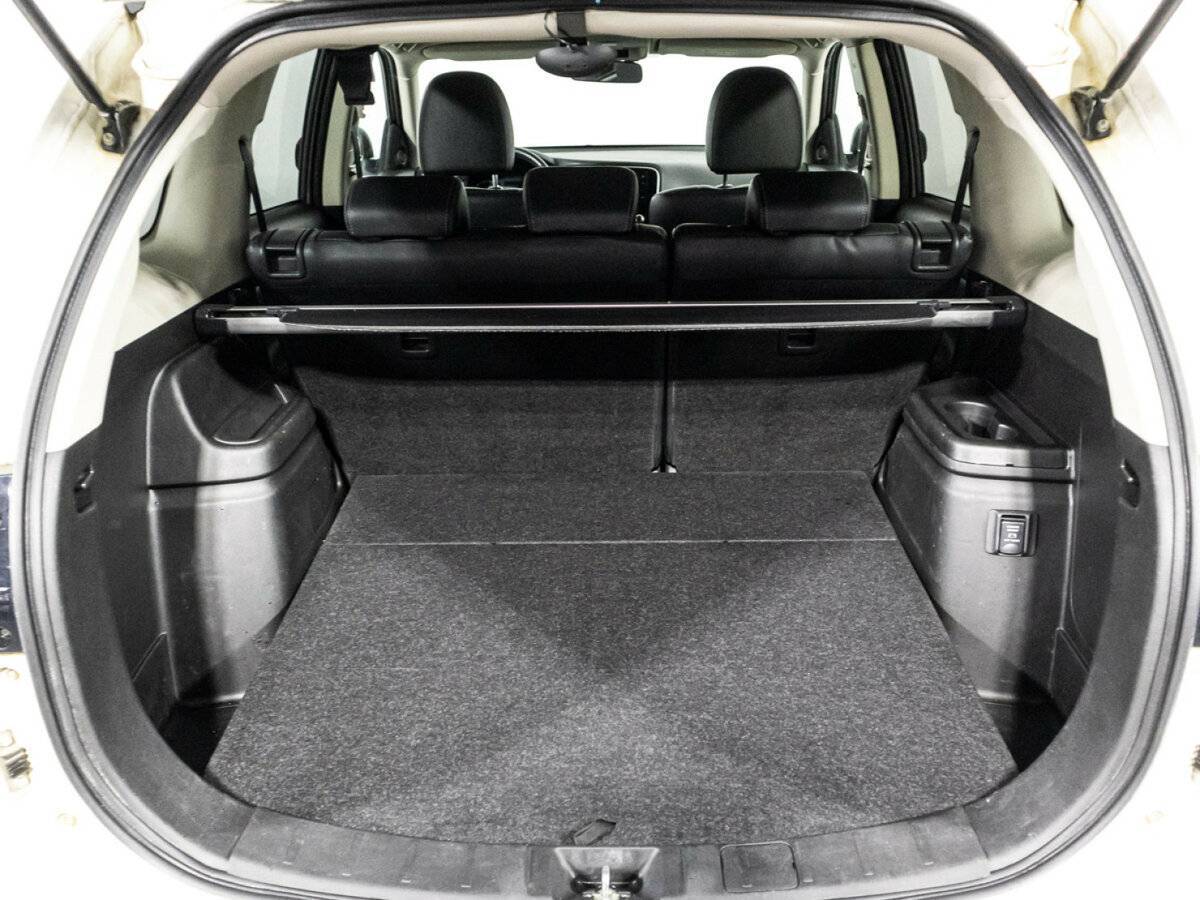 Б/У Митсубиши Оутлэндер 2020 года. Фото: #14