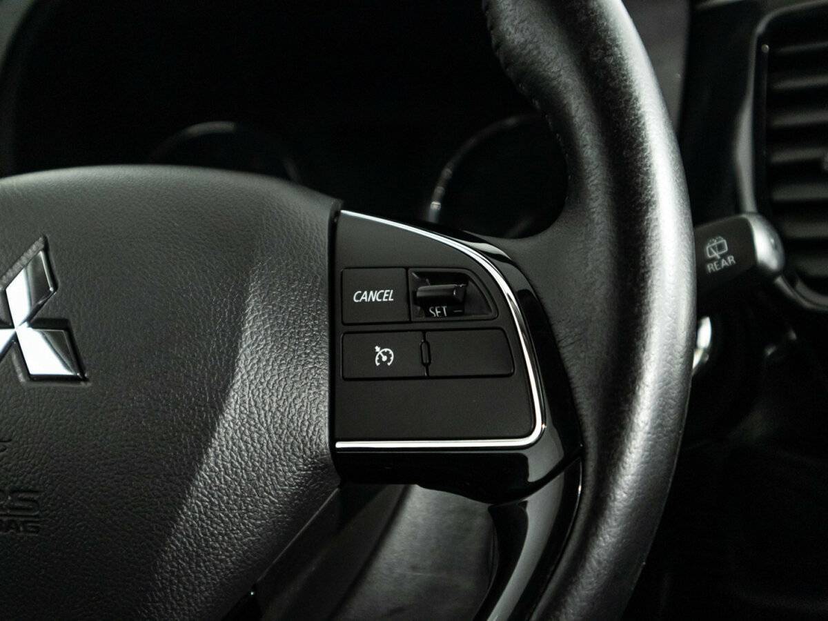 Б/У Митсубиши Оутлэндер 2020 года. Фото: #21