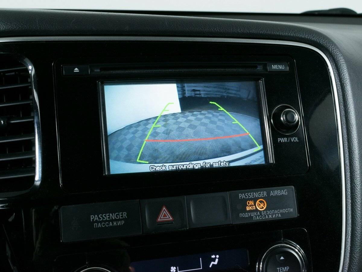 Б/У Митсубиши Оутлэндер 2016 года. Фото: #17