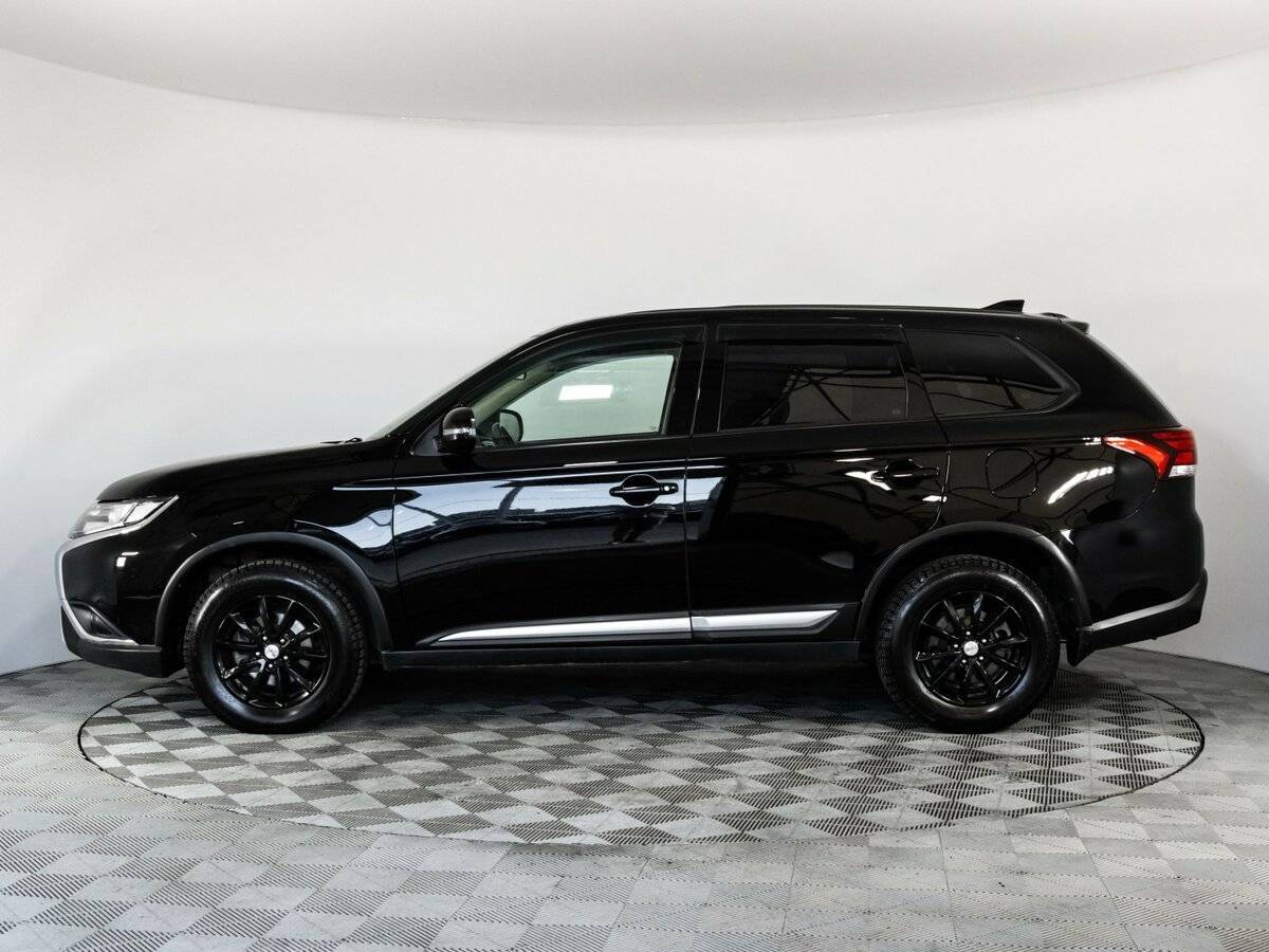 Б/У Митсубиши Оутлэндер 2020 года. Фото: #7