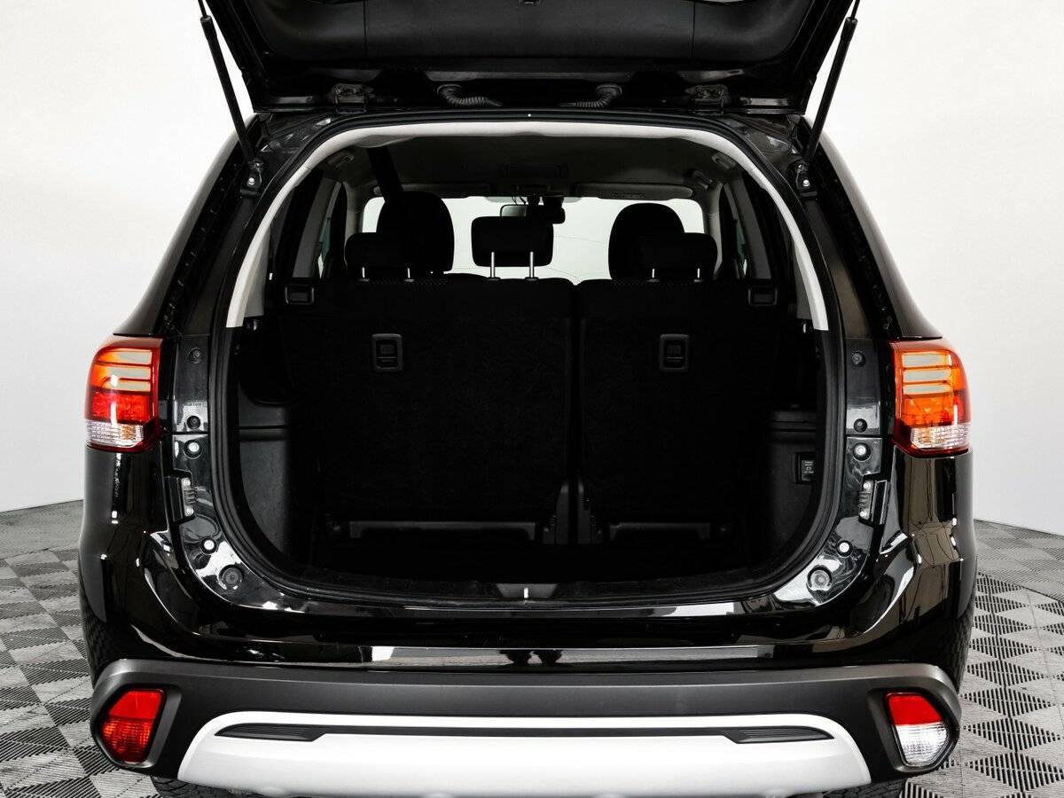 Б/У Митсубиши Оутлэндер 2020 года. Фото: #17