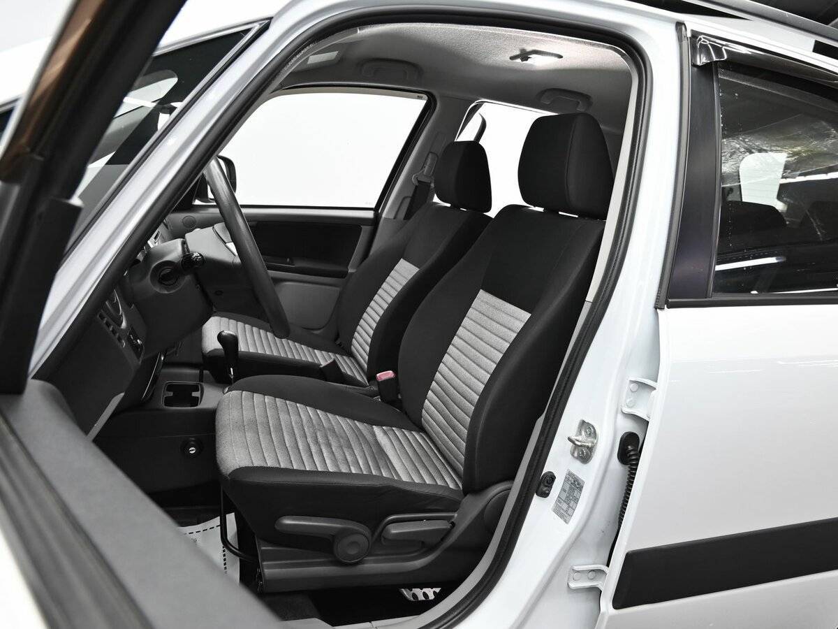 Б/У Сузуки С-Икс4 2013 года. Фото: #5