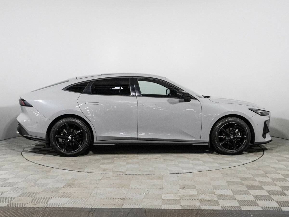 Changan UNI-V 2023 года с пробегом. Фото: #3