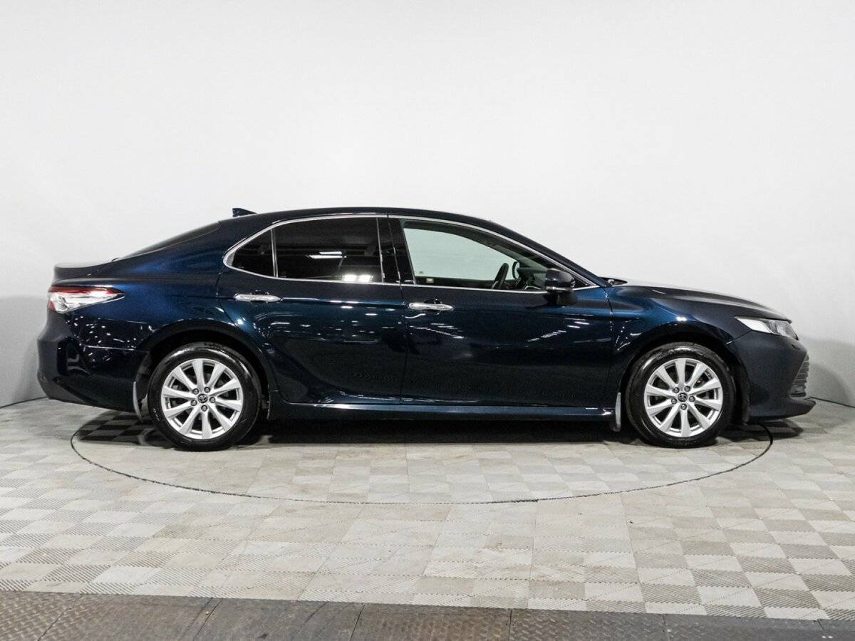 Toyota Camry 2019 года с пробегом. Фото: #3